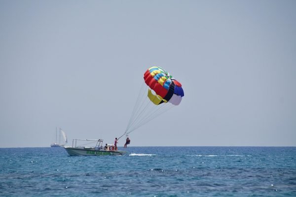 Parasailing 3